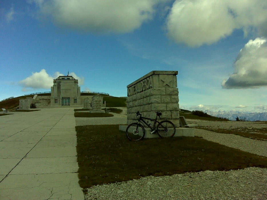 Transalp Segrato Etappe 8: Massiccio del Grappa-Posina