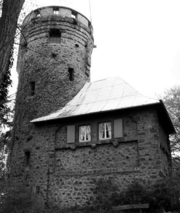 Bismarckturm mit Starkenburg