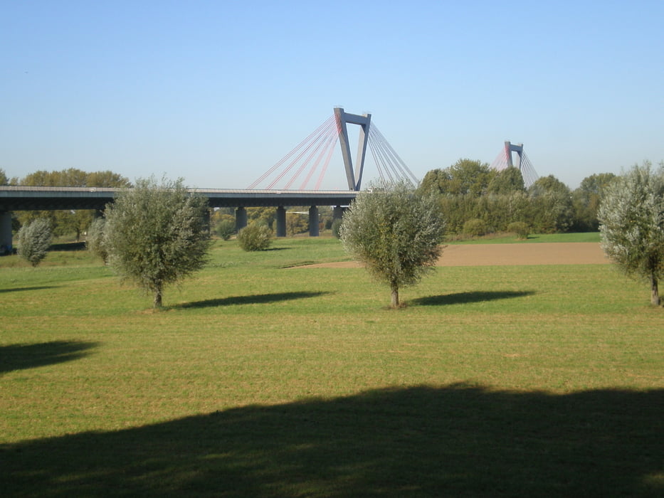 2 Brücken Tour Düsseldorf-Krefeld