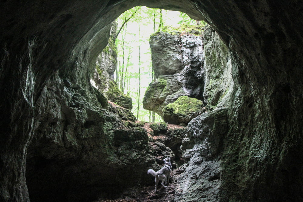 Höhlen- und Grotten- Wanderwege