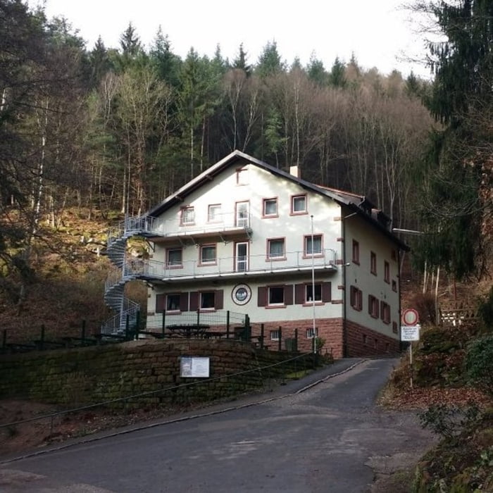 Pfälzer Rundwanderung mit Einkehr - Naturfreundehaus Heidenbrunnental 
