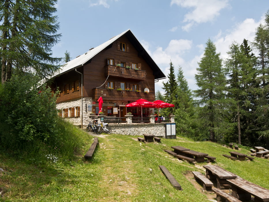 Petzenrunde mit Dom na Peci