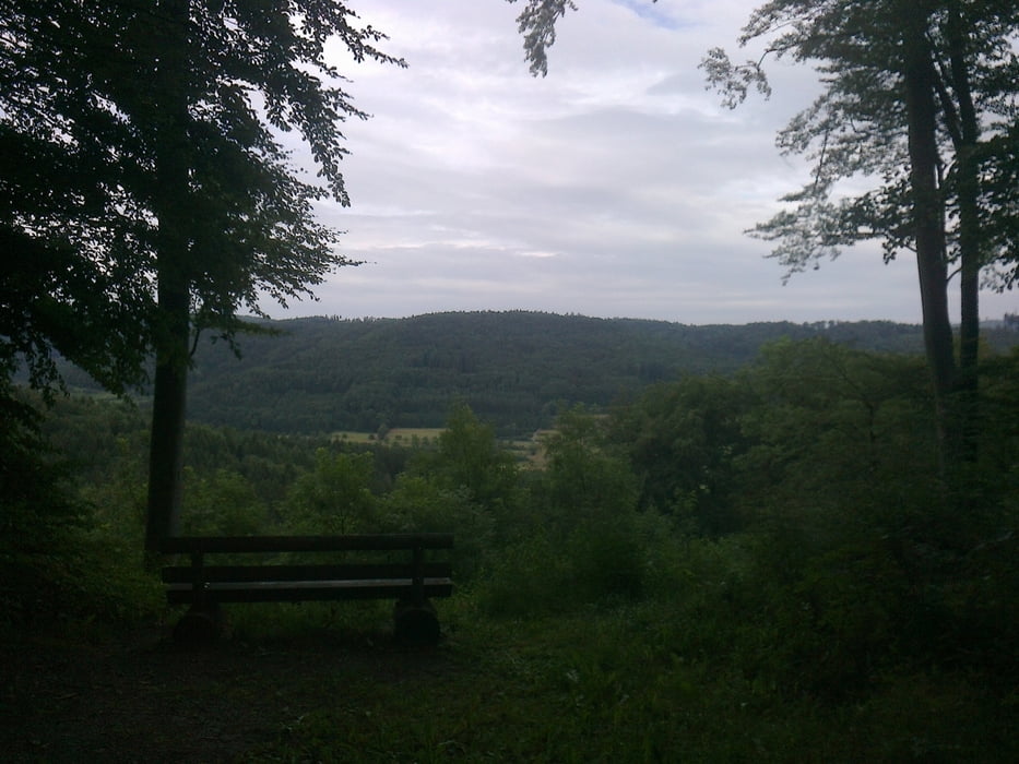 herrlich ruhiger Rastplatz mit Blick ins Lautertal