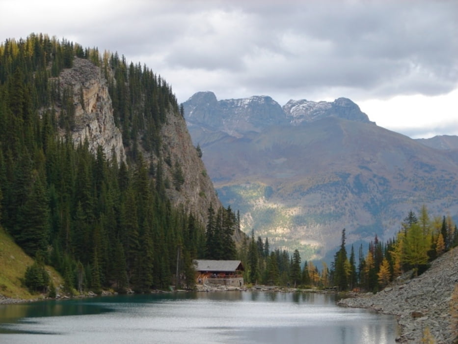 Zum Teehaus am Lake Agnes