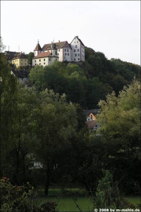 Weite Hochflächen, romantische Täler (Fränkische Schweiz bei Thuisbrunn)