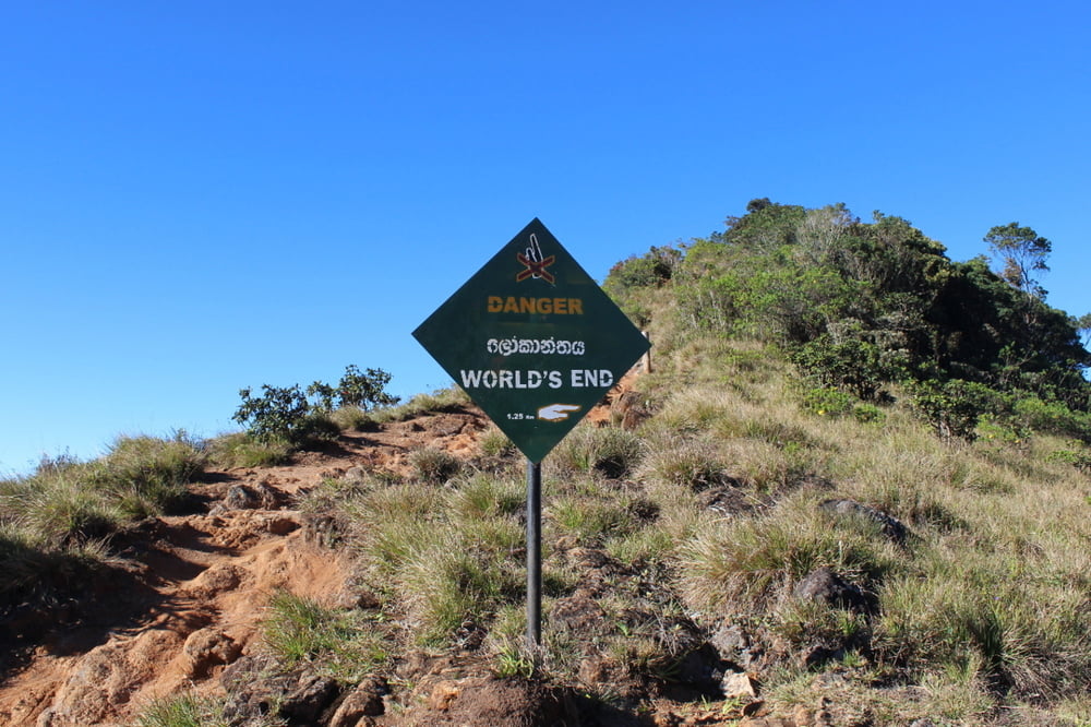 Horton Plains Trail - World's end