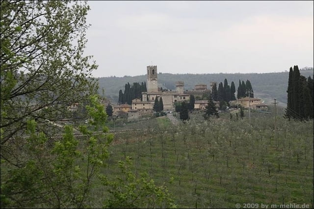 Rundweg bei "Badia a Passignano" (Chianti, Toscana, Italien) 