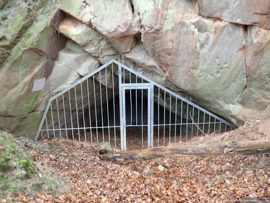 Harly - Waldmännchen Höhle