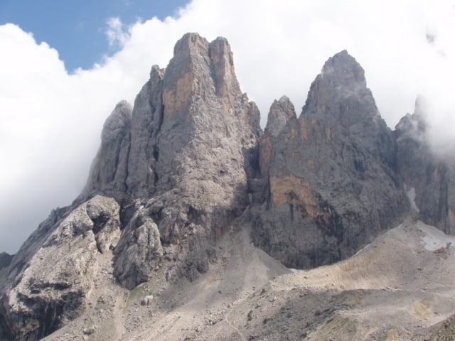 Rif. Volpi al Mulaz (Gruppo del Focobon)