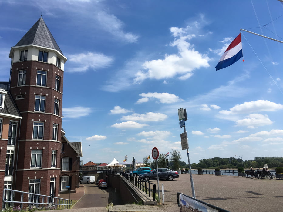 Grenzüberschreitend von Kleve über Tolkamer (NL) nach Emmerich
