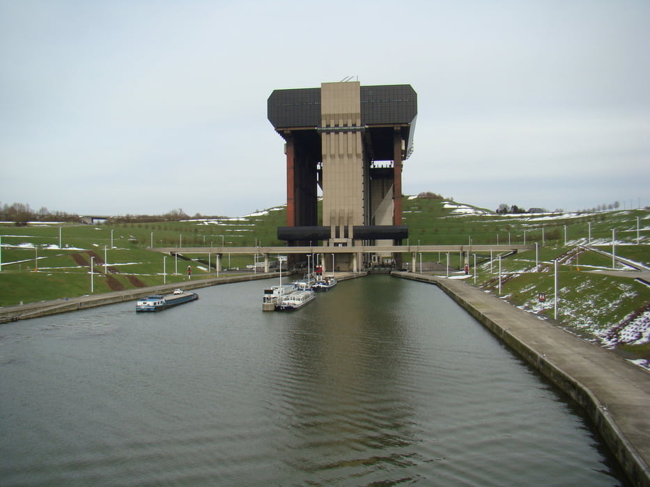 De historische liften op het canal du centre