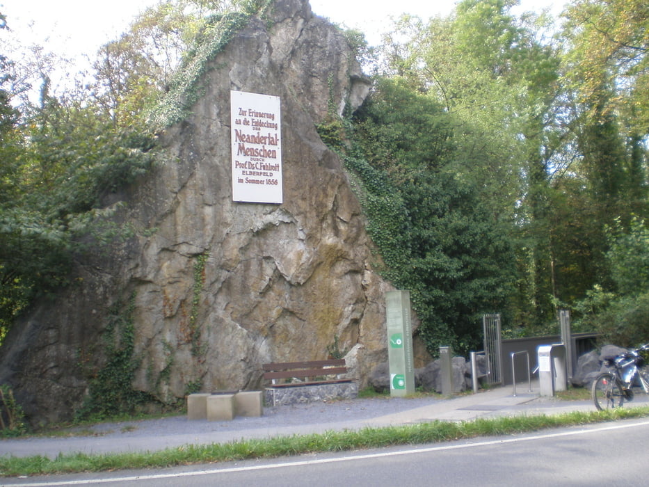 Vom Eller Bahnhof durchs Itter- und Neandertal