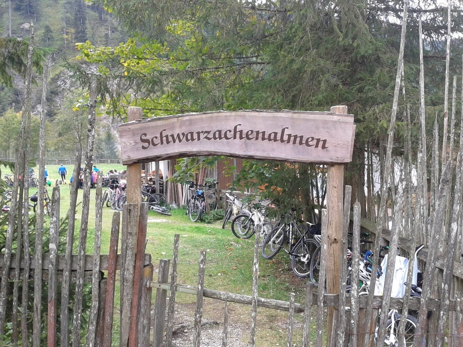 Stoisseralm-Moaralm-Schwarzachenalm-Dandlalm