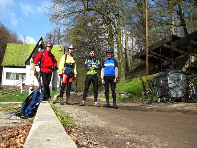 20080405_Biely kríž a trasa Svätojurského maratónu