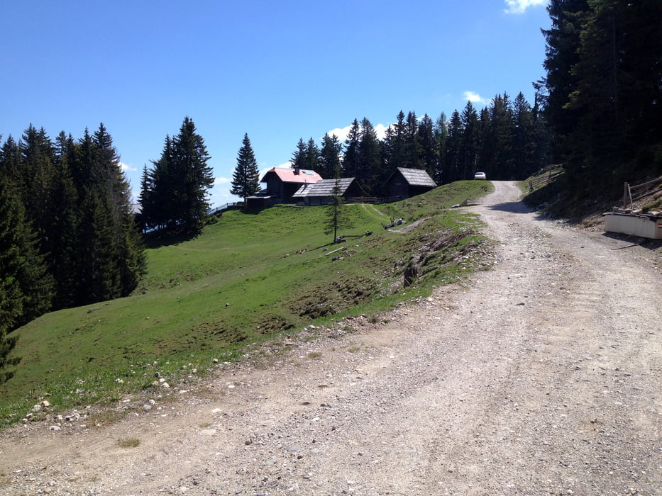 Alpengarten über Kaserin