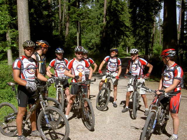 Büchenbronner Turm mit Bike Treff Niefern in den Nord Schwarzwald