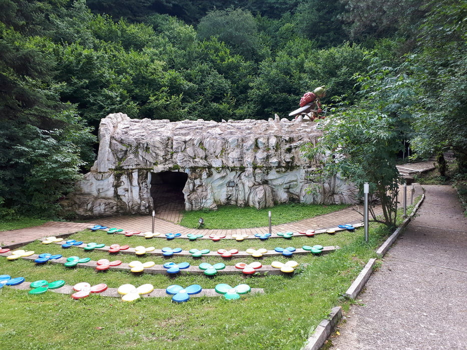 Wratschanski Balkan: Zur Ledenika-Höhle