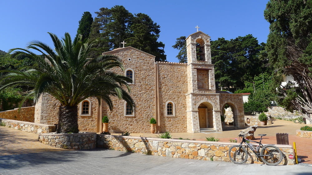 Kreta ML The Priest