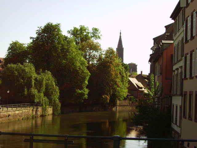 An der Wasserstraße entlang