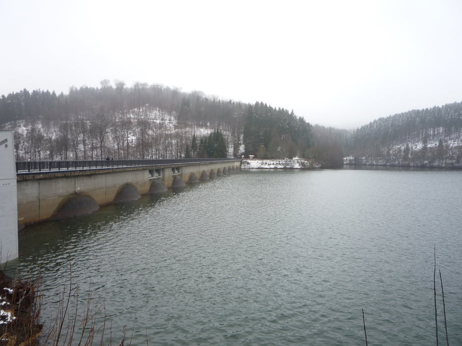 Rund um die Oleftalsperre mit einem Abstecher zur Waldkapelle