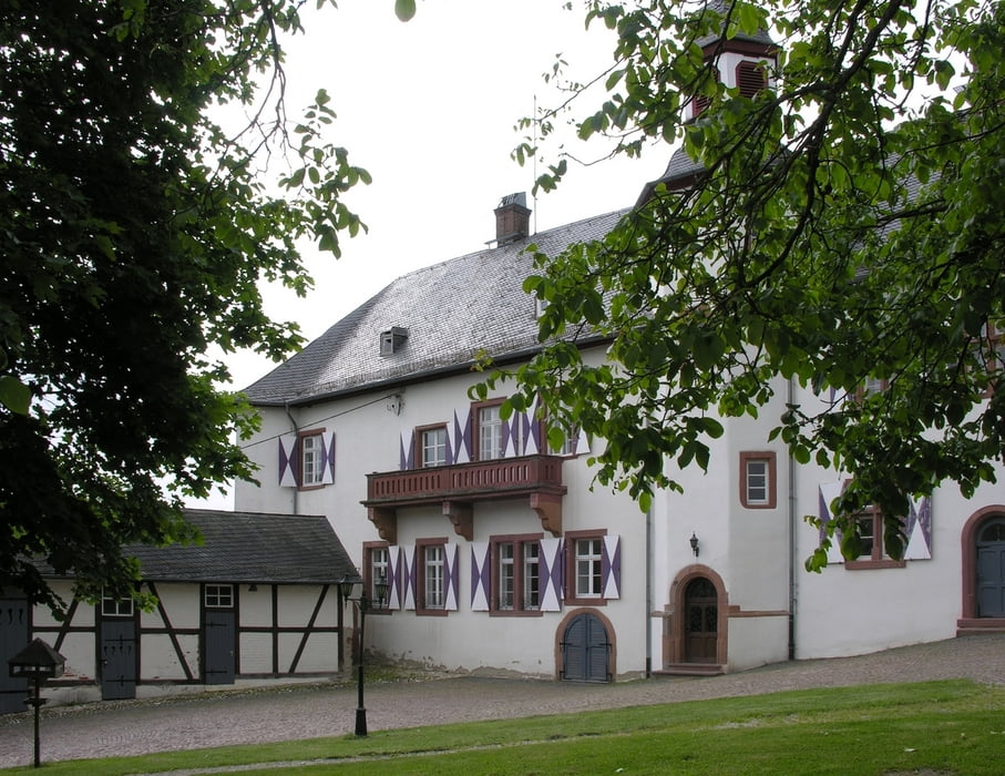 Neuweilnau-Cratzenbach-Rod an der Weil-Gemünden-Laubach-Altweilnau-Neuweilnau