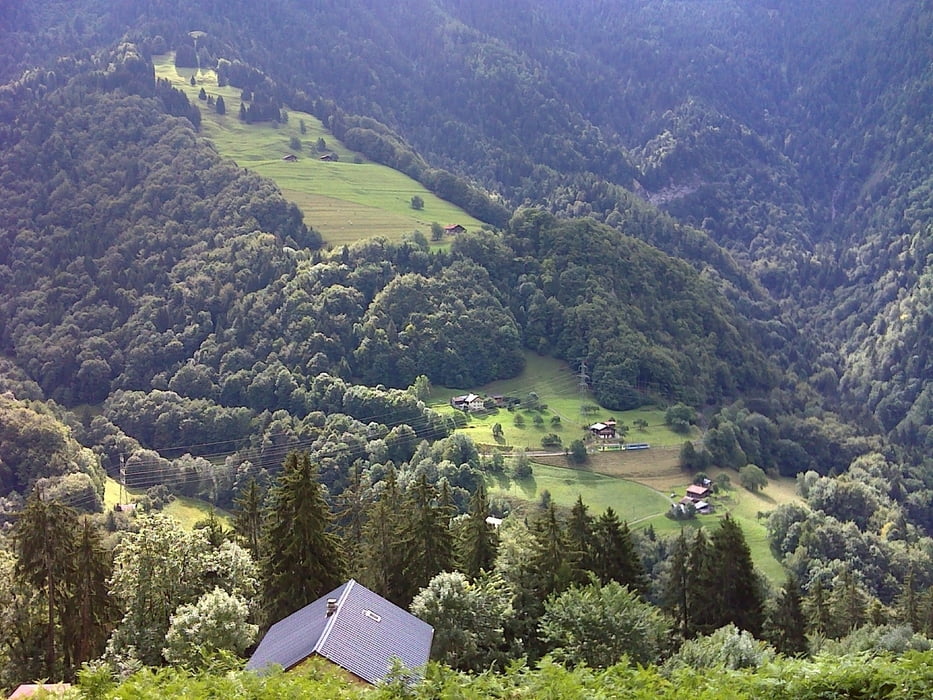 Von Leysin nach Aigle mit Talquerung der Grand Eau