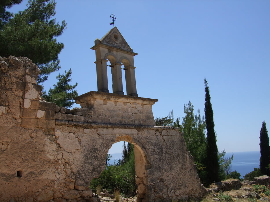 Rund um die Ruine des  Klosters Sission