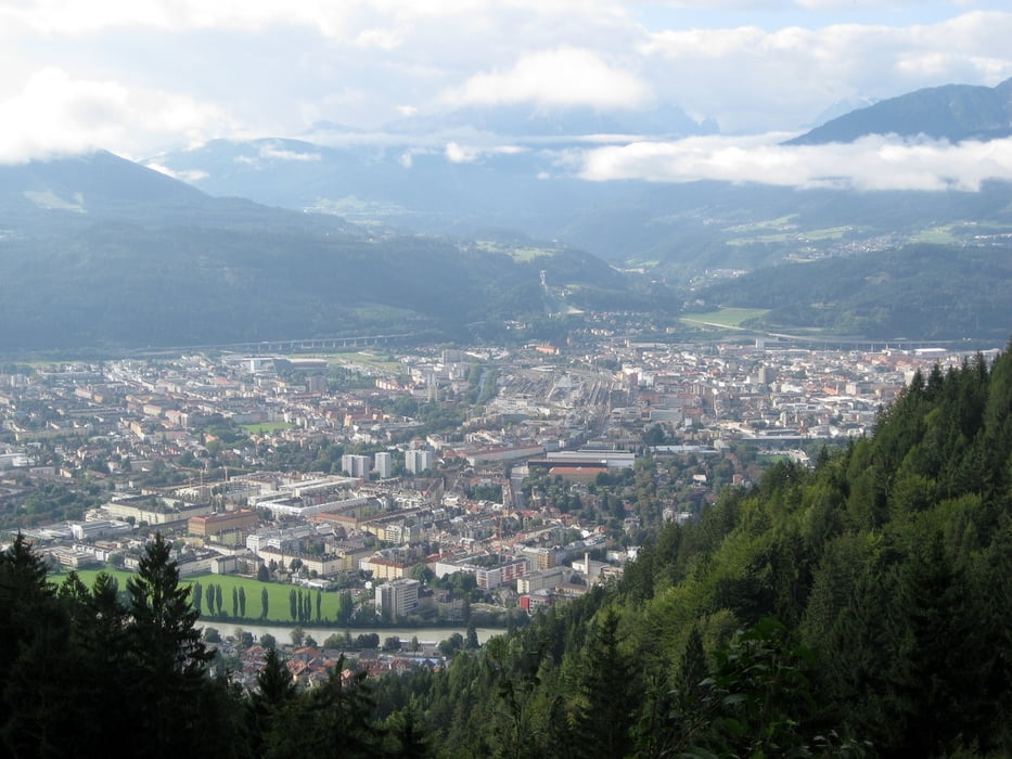 Von Innsbruck zur Hungerburg und nach Hall