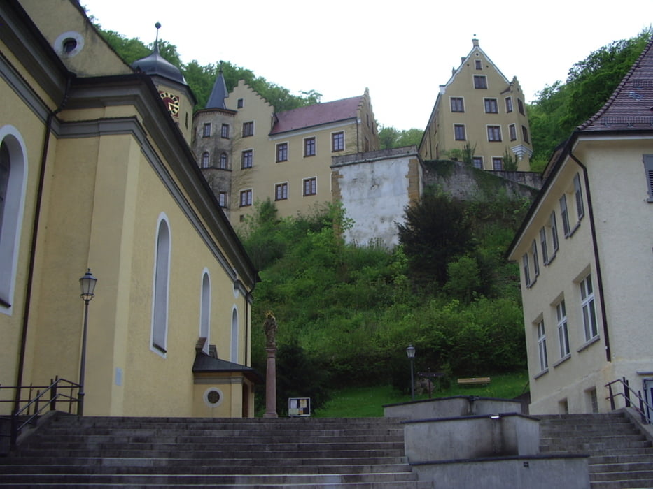 vom Weißensteiner Schloß zum Messelberg