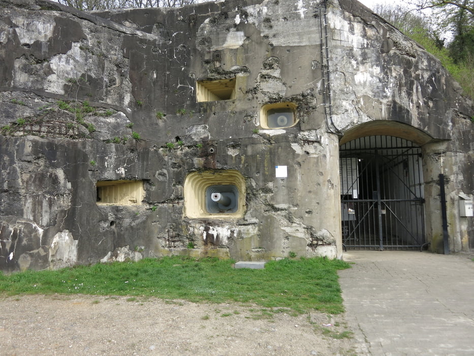 vom Fort Eben-Emanel durch die NSGe Saint-Pierre und Tier des Vignes  im Grenzgebiet Be / NL