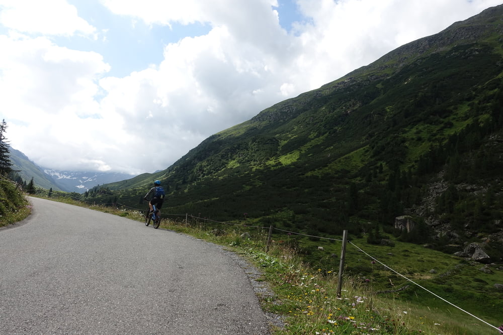 Bikebergsteigen - MTB-Trail Tour Scalettapass - Runde, Davos
