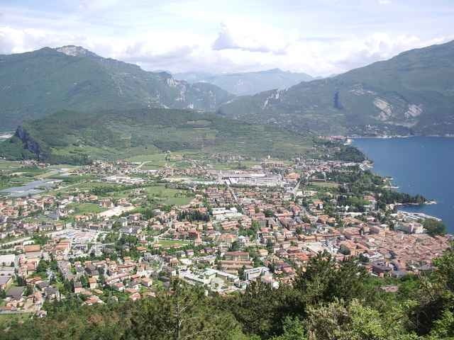 Torbole - Riva - Lago di Tenno - Campi - Capanna Grassi - Riva - Torbole