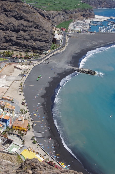 Durch die Steilwand bei Puerto de Tazacorte