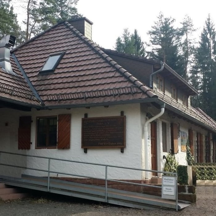 Pfälzer Rundwanderung mit Einkehr - Hütte m Schneiderfeld