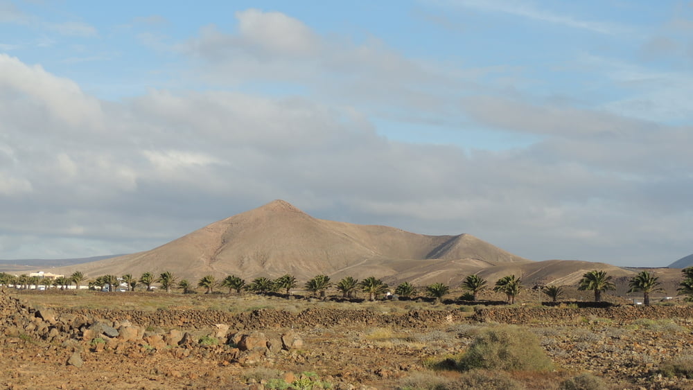 Von Costa Teguise auf den Montana Corona