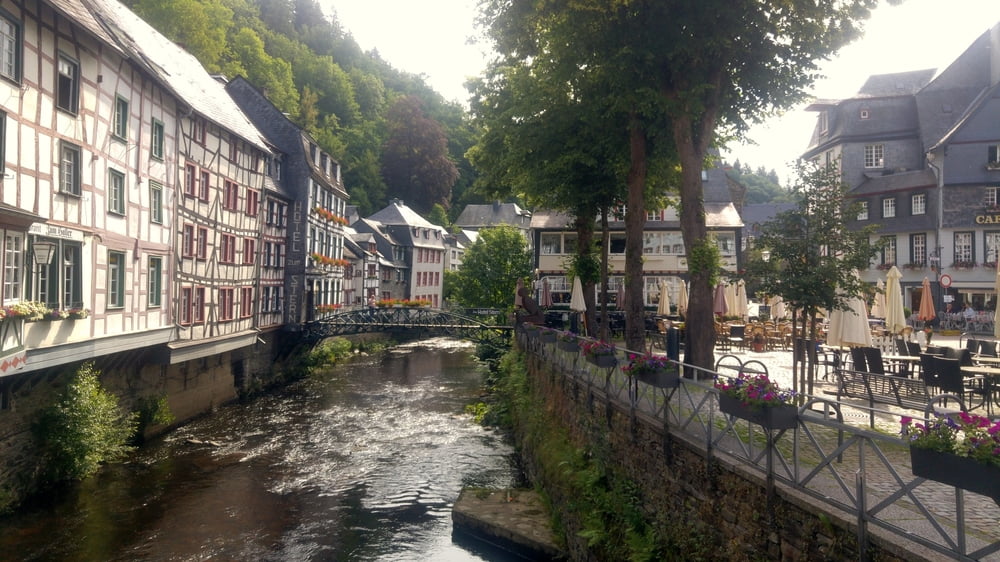 Eifel: Monschau-Perlenbachtalsperre