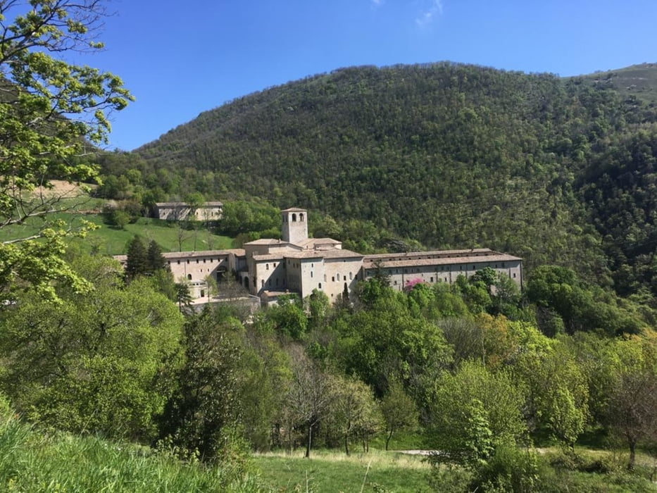 Kloster Fonte Avellana und Gola del Furlo
