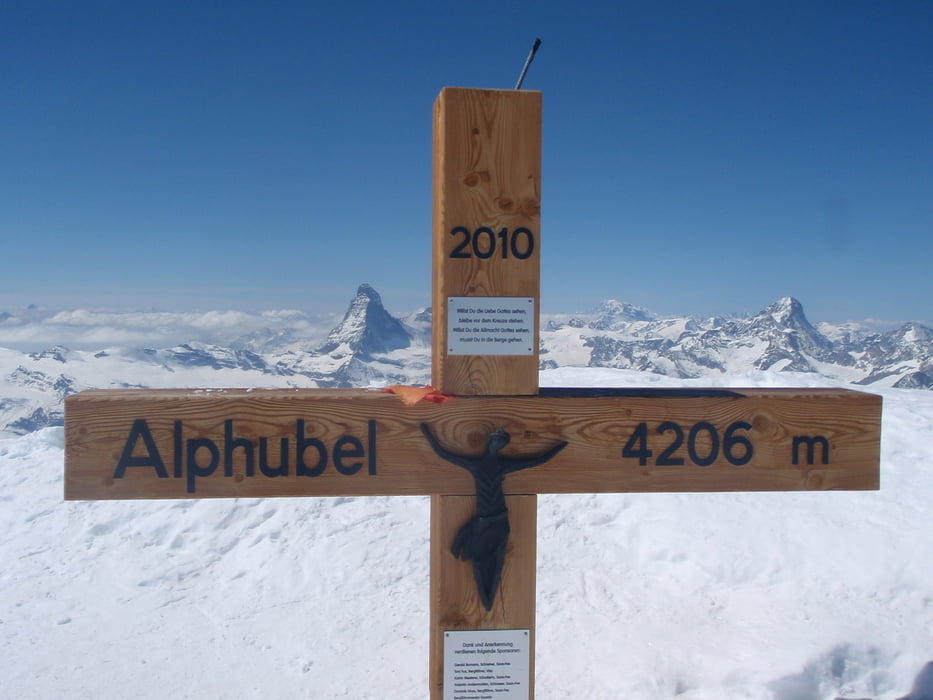 Glpfelkreuz mit Matterhorn im Hintergrund
