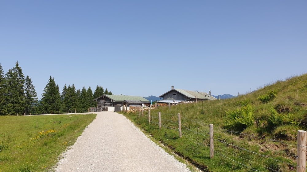 Moser Bike Guide 1 - Tegernsee, Schliersee, Walchensee - Tour 38 - Von Bad Wiessee über den Hirschtalsattel
