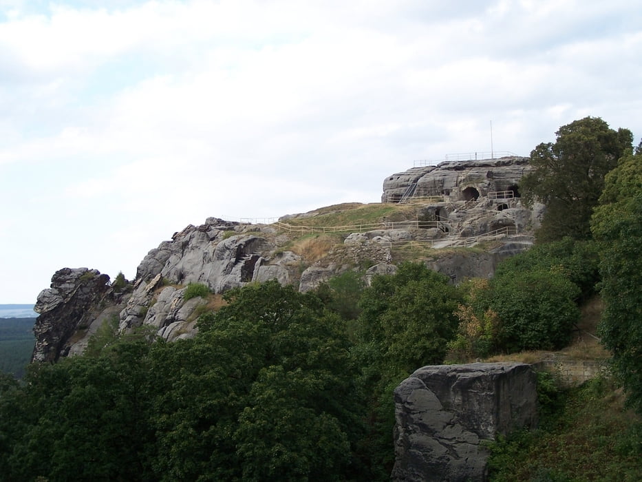 Hinter der Burg Regenstein