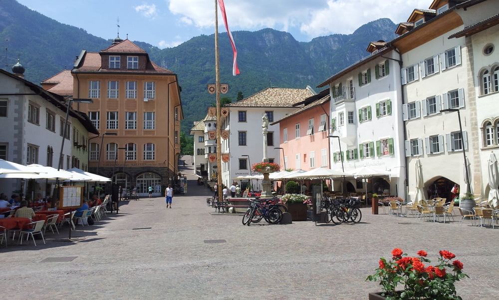 Von Schenna nach Kaltern und Tramin an der Südtiroler Weinstrasse