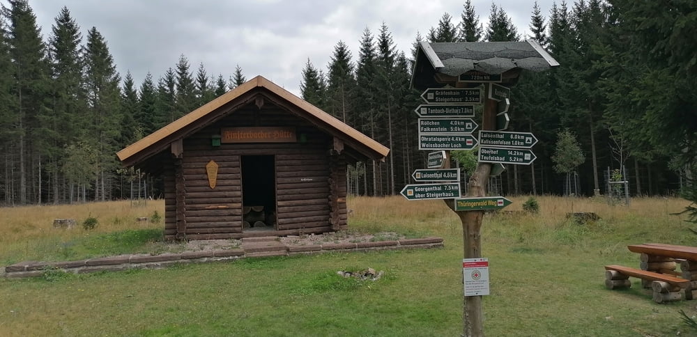 420. Tambach Dietharz zur Finsterbacher Hütte mit Schmalwasser Blicke über Steigerhaus zurück 