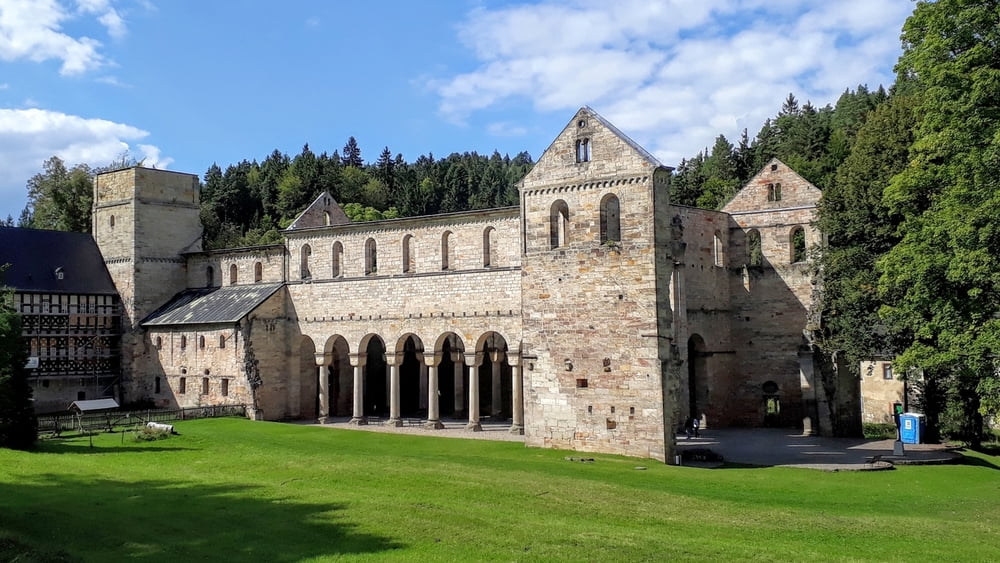 Zur Klosterruine Paulinzella