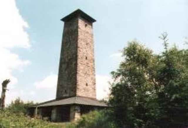 Großer Kornberg, (826 m);  < Wüstenbrunn-Kornberg-Pfarrhaus-Wüstenbrunn>