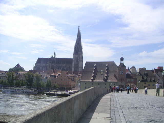 Etterzhausen nach Regensburg zur Eisdiele