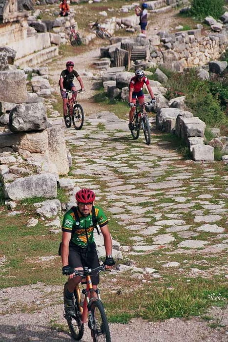 ARYKANDA mit Singletrail