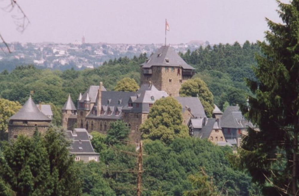 Von Schloss Burg bis ins Eschbachtal