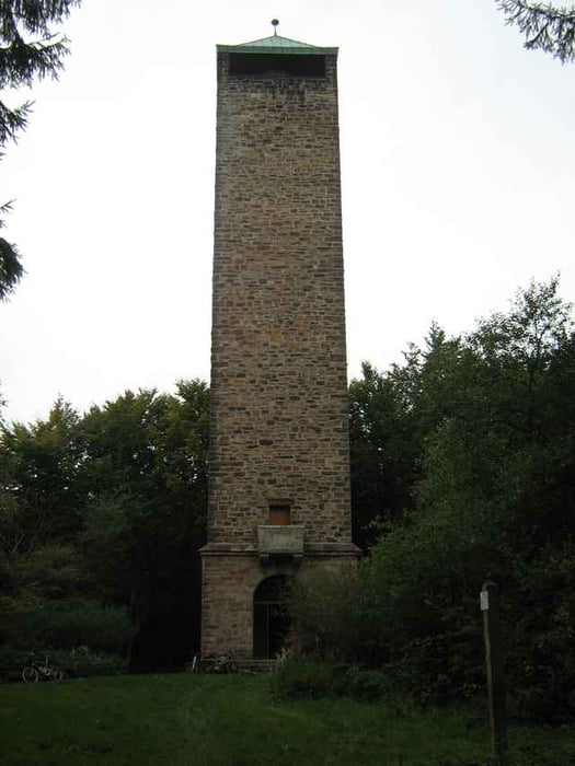 Von Neuhaus auf Umwegen zum Sollingturm