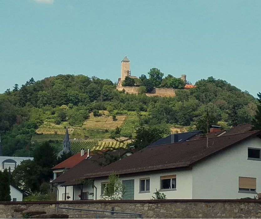 Burgenweg (Betgstraße) MALERISCH !
