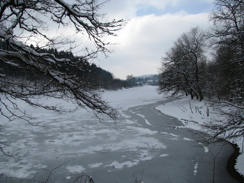Von der Lingesetalsperre zum Brucher Stausee
